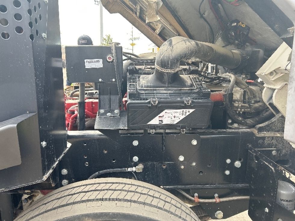 Yard Truck-Heavy Duty Tractors-Ottawa-2021-T2-Indianapolis-IN-7,170\n\t\tmiles-$ 88,250 - Image 13