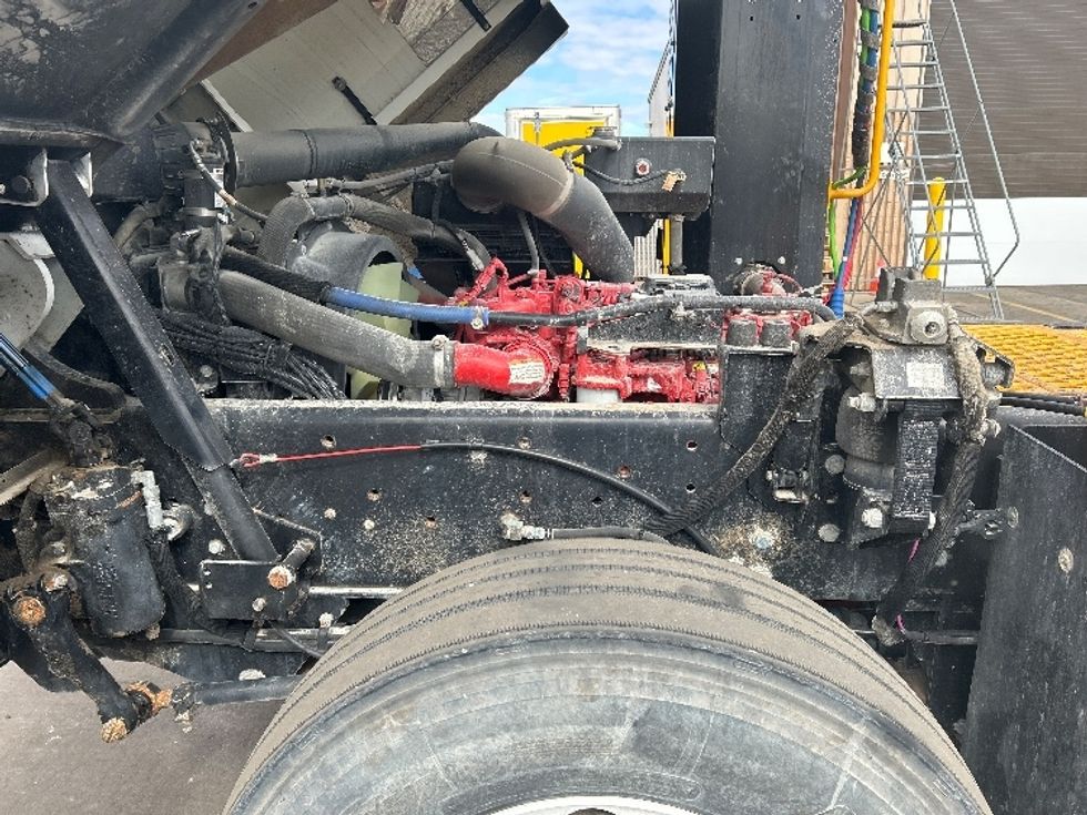 Yard Truck-Heavy Duty Tractors-Ottawa-2021-T2-Indianapolis-IN-7,170\n\t\tmiles-$ 88,250 - Image 14