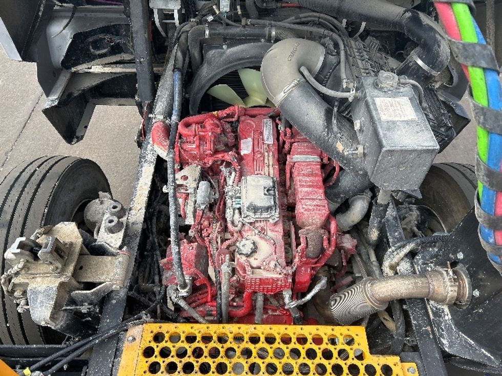 Yard Truck-Heavy Duty Tractors-Ottawa-2021-T2-Indianapolis-IN-7,170\n\t\tmiles-$ 88,250 - Image 15