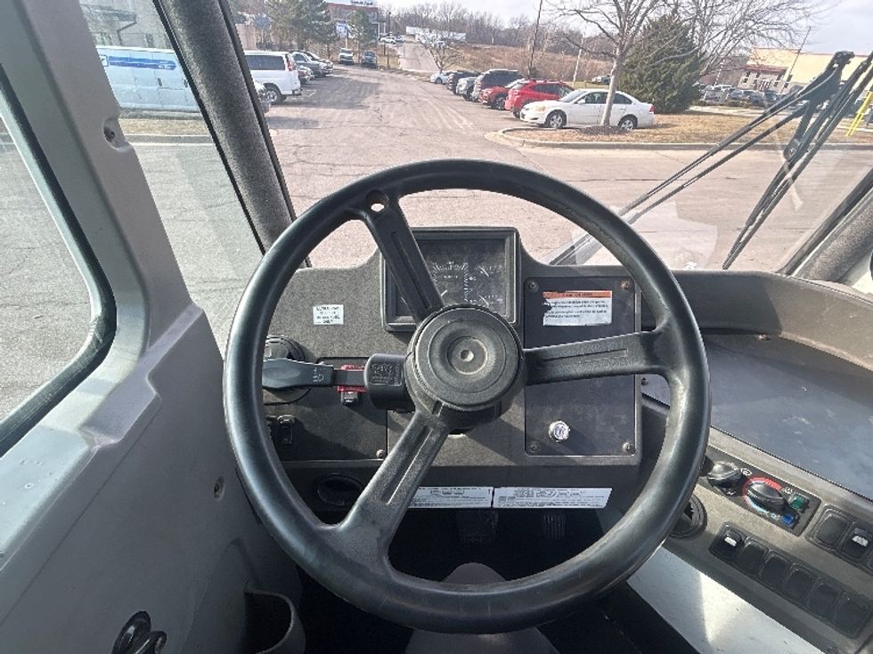 Yard Truck-Heavy Duty Tractors-Ottawa-2021-T2-Kansas City-MO-25,871\n\t\tmiles-$ 90,250 - Image 10