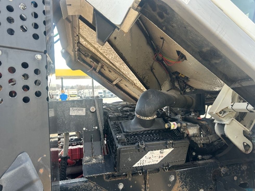 Yard Truck-Heavy Duty Tractors-Ottawa-2021-T2-Kansas City-MO-25,871\n\t\tmiles-$ 90,250 - Image 15