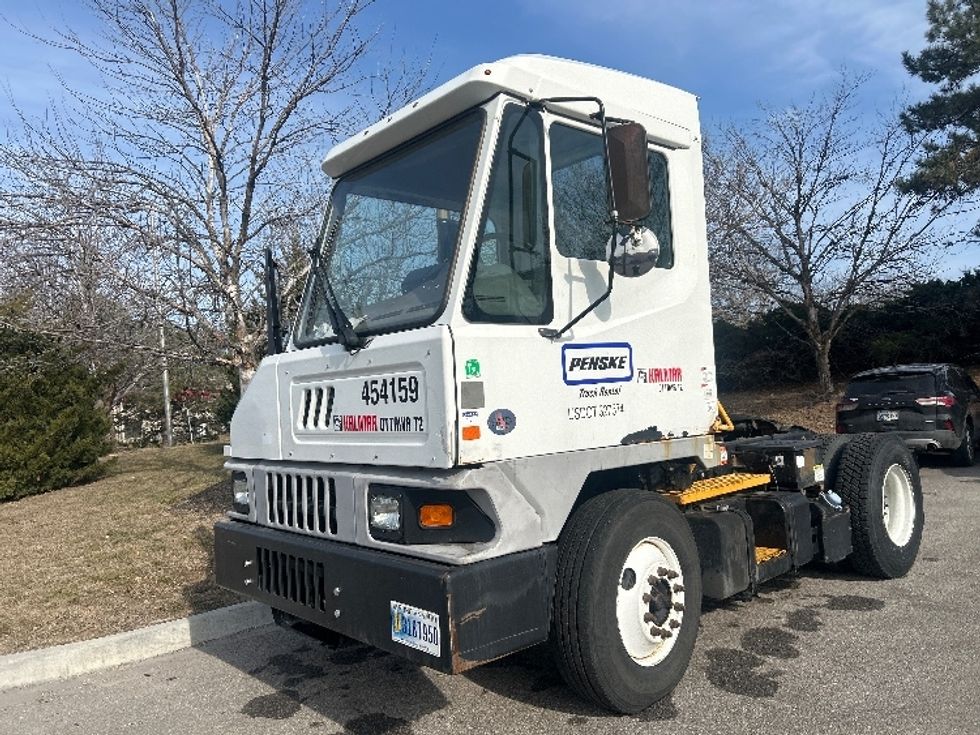 Yard Truck-Heavy Duty Tractors-Ottawa-2021-T2-Kansas City-MO-25,871\n\t\tmiles-$ 90,250 - Image 3