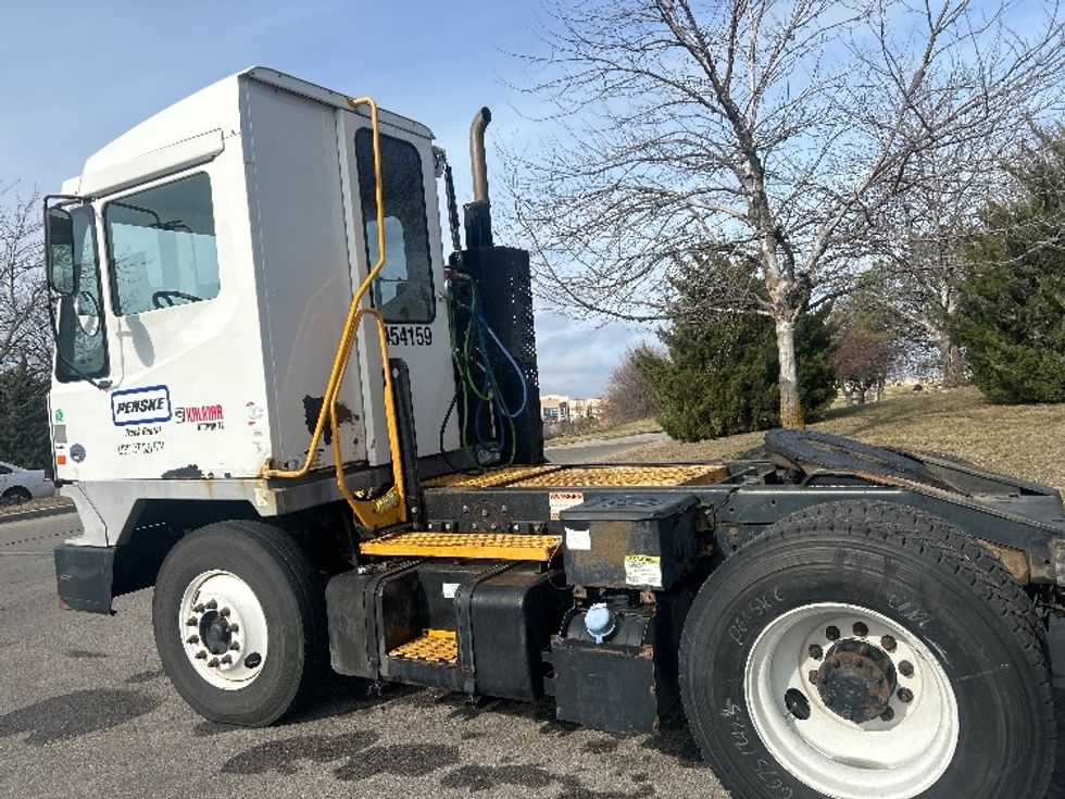 Yard Truck-Heavy Duty Tractors-Ottawa-2021-T2-Kansas City-MO-25,871\n\t\tmiles-$ 90,250 - Image 4