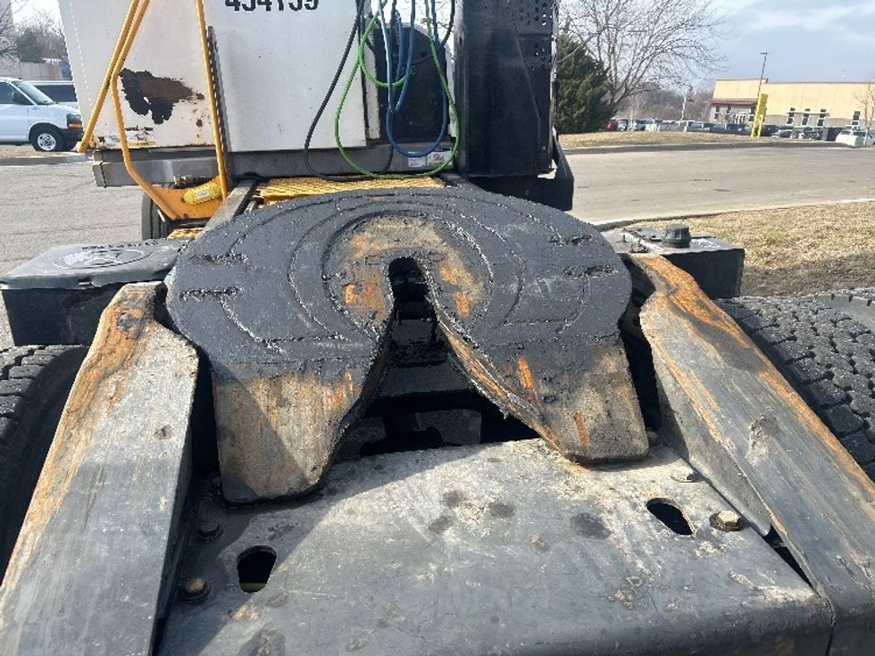 Yard Truck-Heavy Duty Tractors-Ottawa-2021-T2-Kansas City-MO-25,871\n\t\tmiles-$ 90,250 - Image 6