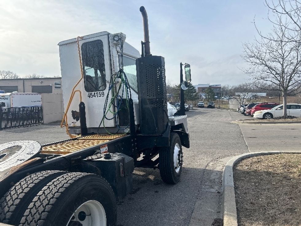 Yard Truck-Heavy Duty Tractors-Ottawa-2021-T2-Kansas City-MO-25,871\n\t\tmiles-$ 90,250 - Image 7