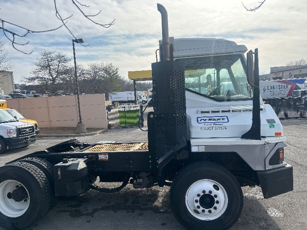 Yard Truck-Heavy Duty Tractors-Ottawa-2021-T2-Kansas City-MO-25,871\n\t\tmiles-$ 90,250 - Image 8