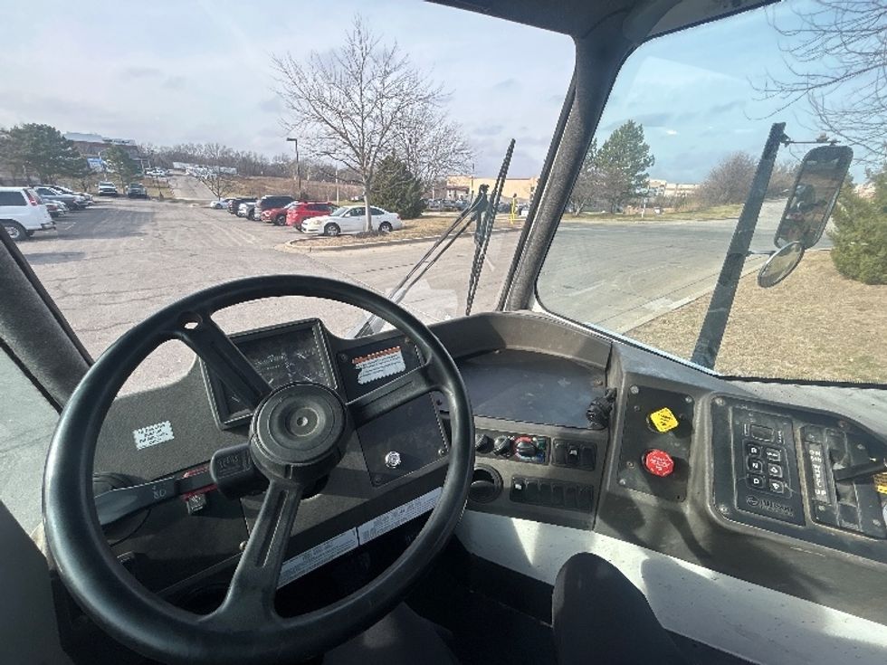 Yard Truck-Heavy Duty Tractors-Ottawa-2021-T2-Kansas City-MO-25,871\n\t\tmiles-$ 90,250 - Image 9