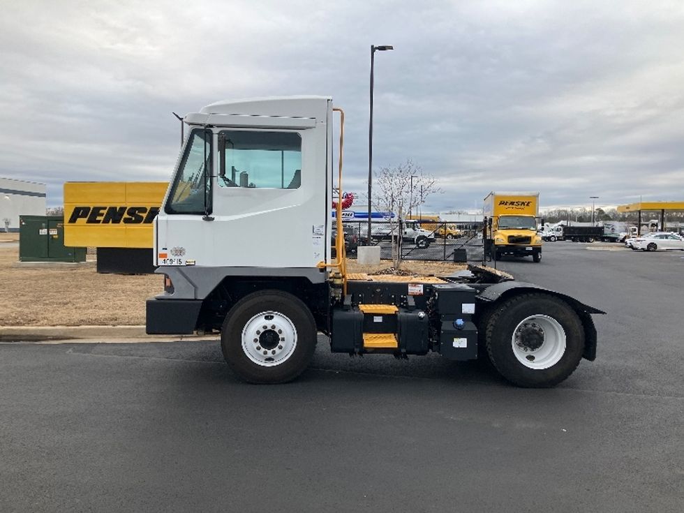 Yard Truck-Heavy Duty Tractors-Ottawa-2021-T2-Madison-AL-30,092\n\t\tmiles-$ 90,500 - Image 4