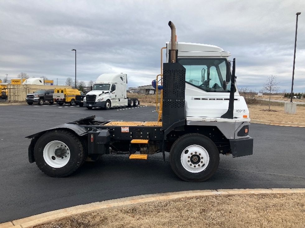 Yard Truck-Heavy Duty Tractors-Ottawa-2021-T2-Madison-AL-30,092\n\t\tmiles-$ 90,500 - Image 8