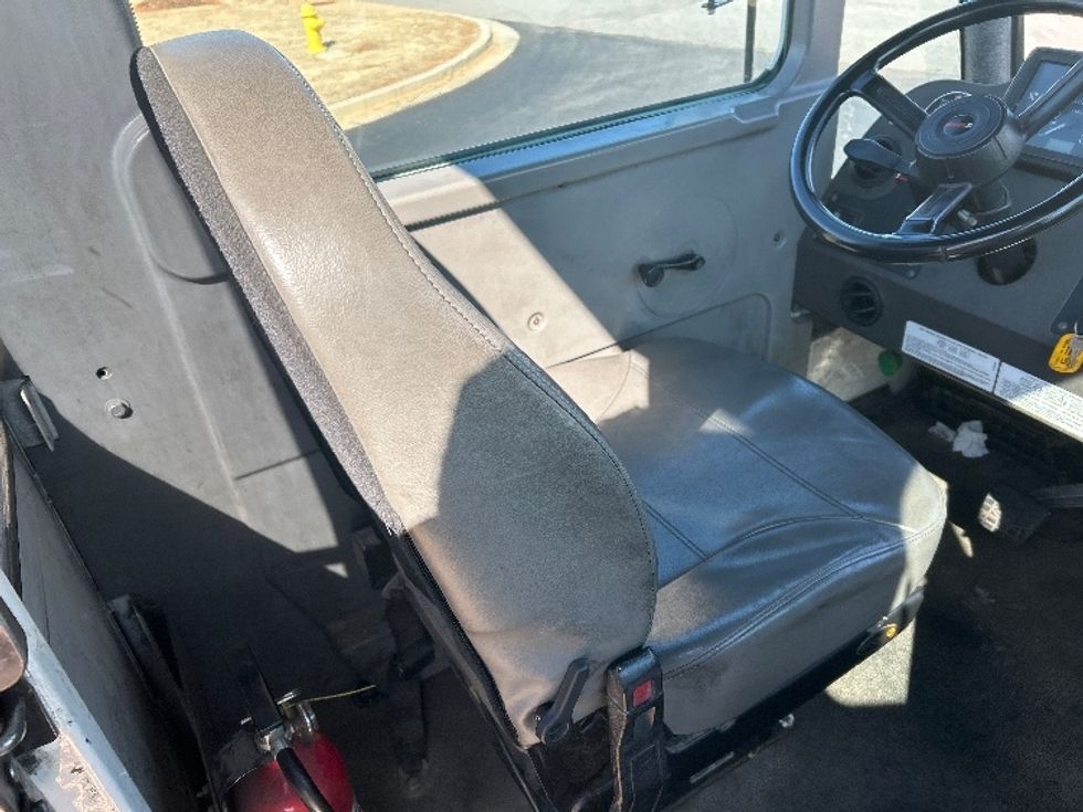 Yard Truck-Heavy Duty Tractors-Ottawa-2021-T2-Madison-AL-35,004\n\t\tmiles-$ 90,250 - Image 13