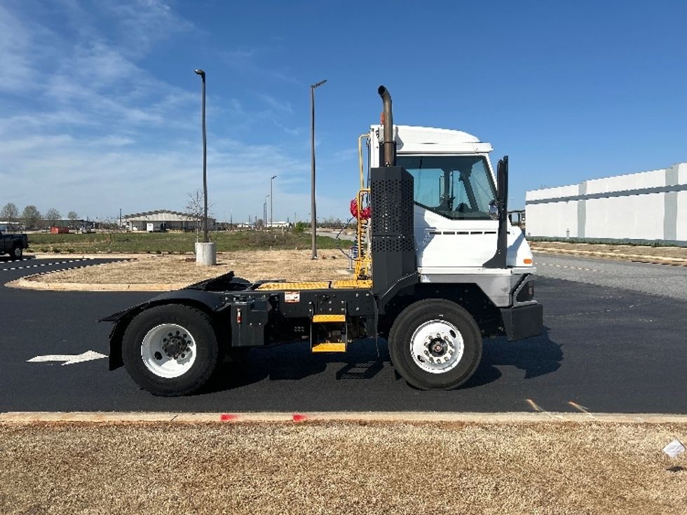 Yard Truck-Heavy Duty Tractors-Ottawa-2021-T2-Madison-AL-35,004\n\t\tmiles-$ 90,250 - Image 8