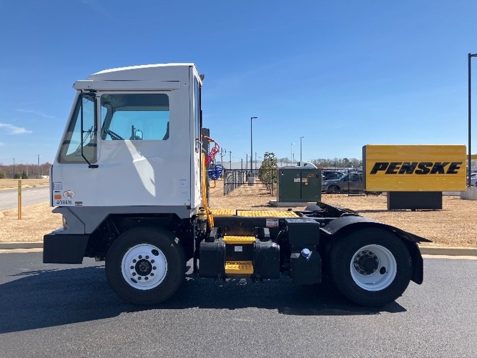 Yard Truck-Heavy Duty Tractors-Ottawa-2021-T2-Madison-AL-50,361\n\t\tmiles-$ 90,000 - Image 4