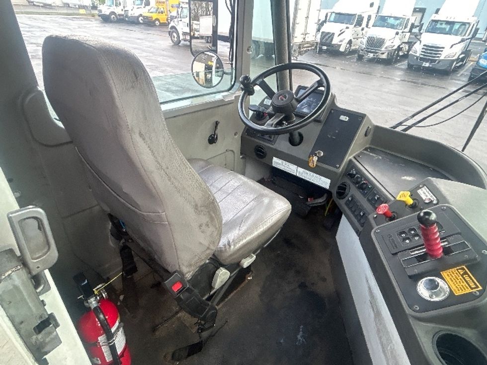 Yard Truck-Heavy Duty Tractors-Ottawa-2021-T2-Obetz-OH-25,611\n\t\tmiles-$ 86,000 - Image 13