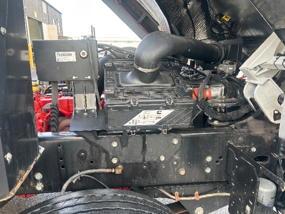 Yard Truck-Heavy Duty Tractors-Ottawa-2021-T2-Obetz-OH-25,611\n\t\tmiles-$ 86,000 - Image 14