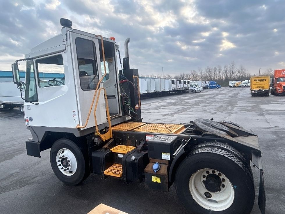 Yard Truck-Heavy Duty Tractors-Ottawa-2021-T2-Obetz-OH-25,611\n\t\tmiles-$ 86,000 - Image 5