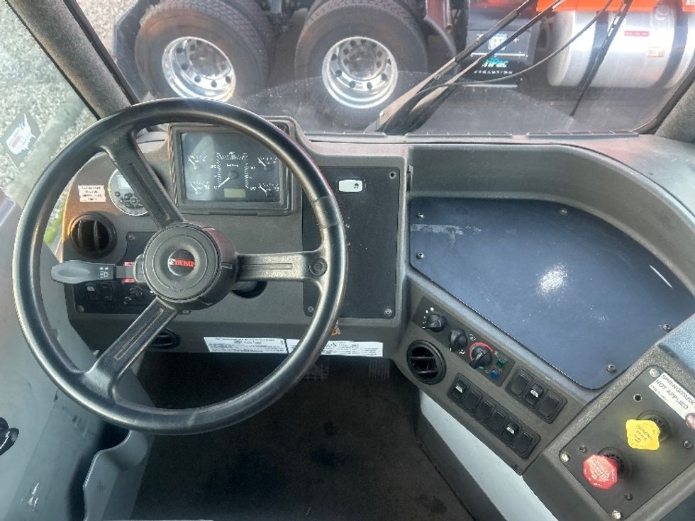 Yard Truck-Heavy Duty Tractors-Ottawa-2021-T2-Obetz-OH-25,611\n\t\tmiles-$ 86,000 - Image 9