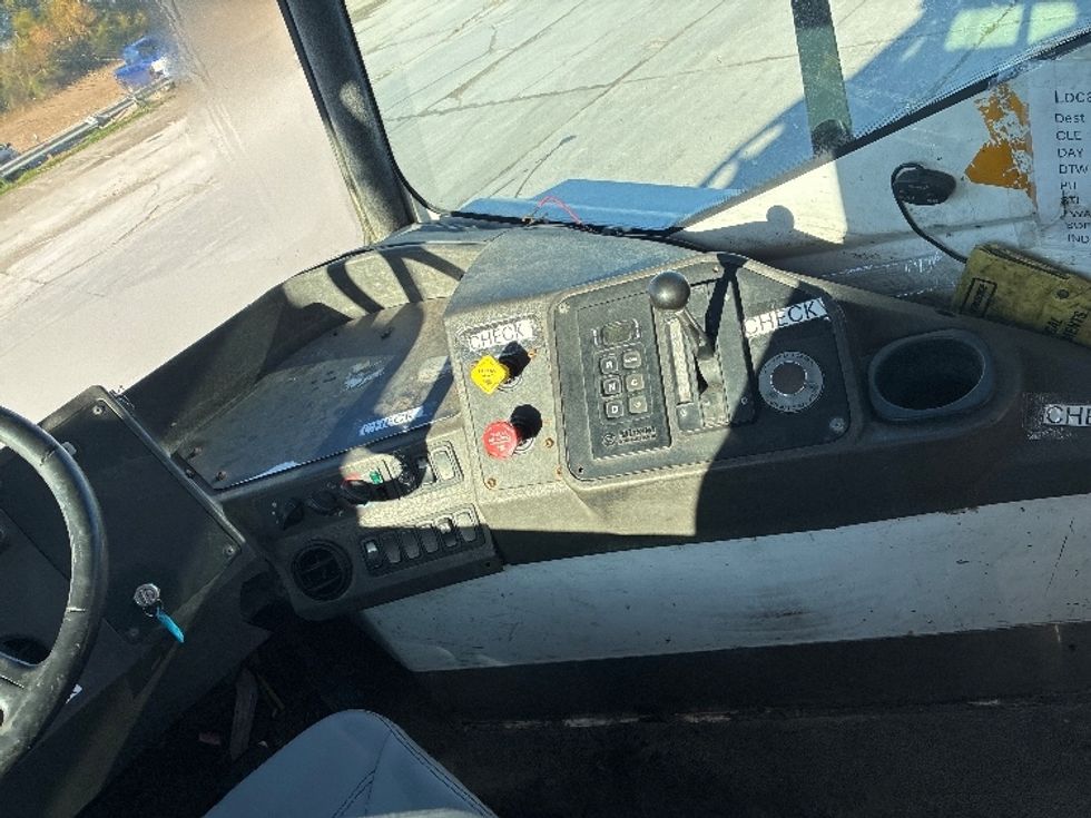 Yard Truck-Heavy Duty Tractors-Ottawa-2021-T2-Obetz-OH-30,015\n\t\tmiles-$ 75,500 - Image 12