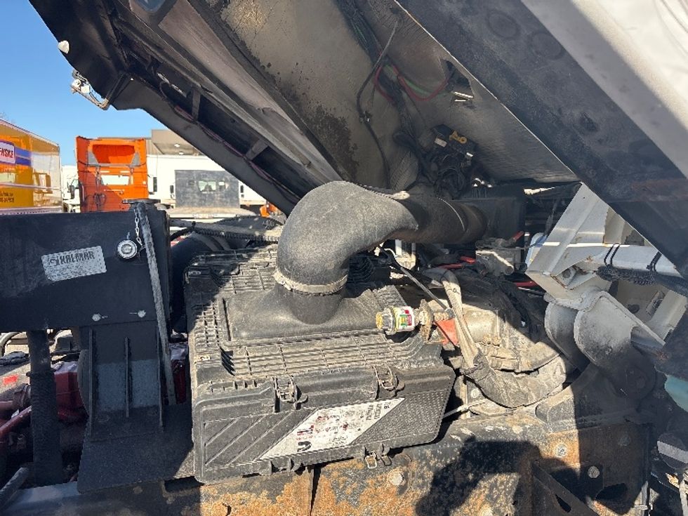 Yard Truck-Heavy Duty Tractors-Ottawa-2021-T2-Obetz-OH-30,015\n\t\tmiles-$ 75,500 - Image 13