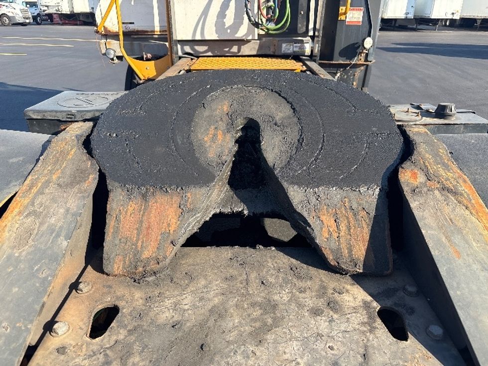 Yard Truck-Heavy Duty Tractors-Ottawa-2021-T2-Obetz-OH-30,015\n\t\tmiles-$ 75,500 - Image 6