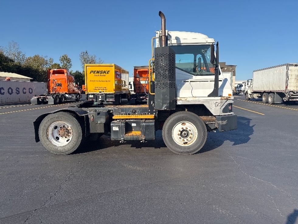 Yard Truck-Heavy Duty Tractors-Ottawa-2021-T2-Obetz-OH-30,015\n\t\tmiles-$ 75,500 - Image 8