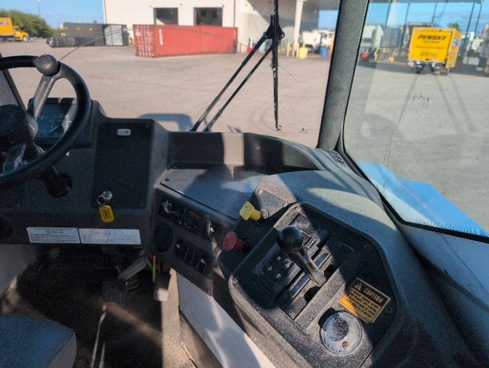 Yard Truck-Heavy Duty Tractors-Ottawa-2021-T2-San Antonio-TX-29,248\n\t\tmiles-$ 91,500 - Image 13