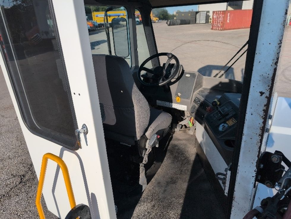 Yard Truck-Heavy Duty Tractors-Ottawa-2021-T2-San Antonio-TX-29,248\n\t\tmiles-$ 91,500 - Image 9