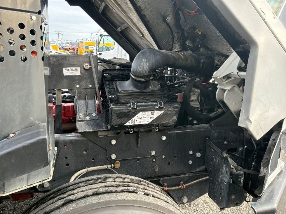 Yard Truck-Heavy Duty Tractors-Ottawa-2021-T2-Tacoma-WA-111,568\n\t\tmiles-$ 81,000 - Image 12
