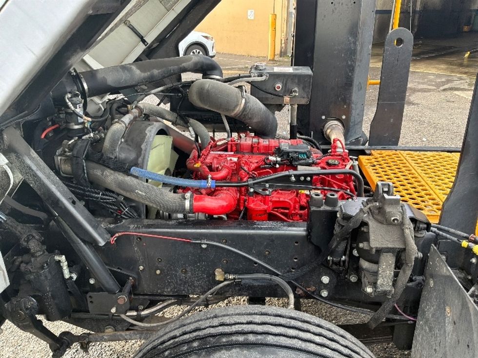Yard Truck-Heavy Duty Tractors-Ottawa-2021-T2-Tacoma-WA-111,568\n\t\tmiles-$ 81,000 - Image 13