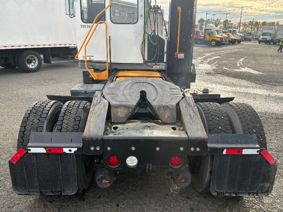 Yard Truck-Heavy Duty Tractors-Ottawa-2021-T2-Tacoma-WA-111,568\n\t\tmiles-$ 81,000 - Image 6