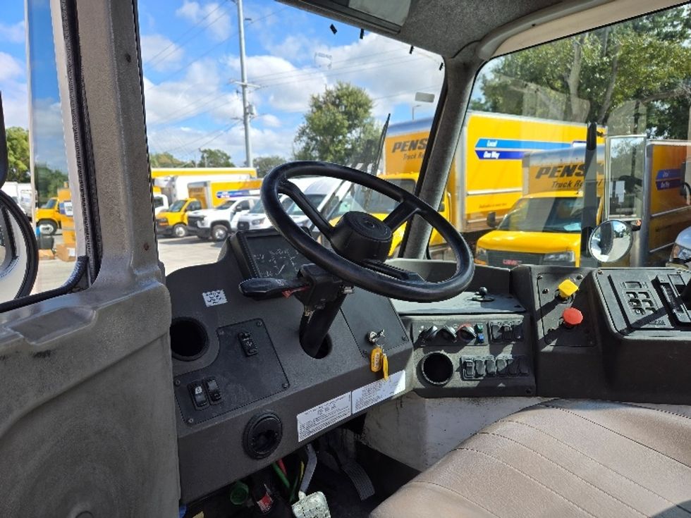 Yard Truck-Heavy Duty Tractors-Ottawa-2021-T2-Tampa-FL-53,712\n\t\tmiles-$ 76,750 - Image 10