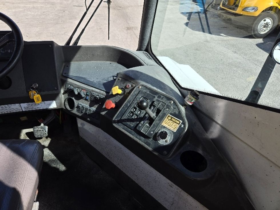 Yard Truck-Heavy Duty Tractors-Ottawa-2021-T2-Tampa-FL-53,712\n\t\tmiles-$ 76,750 - Image 13