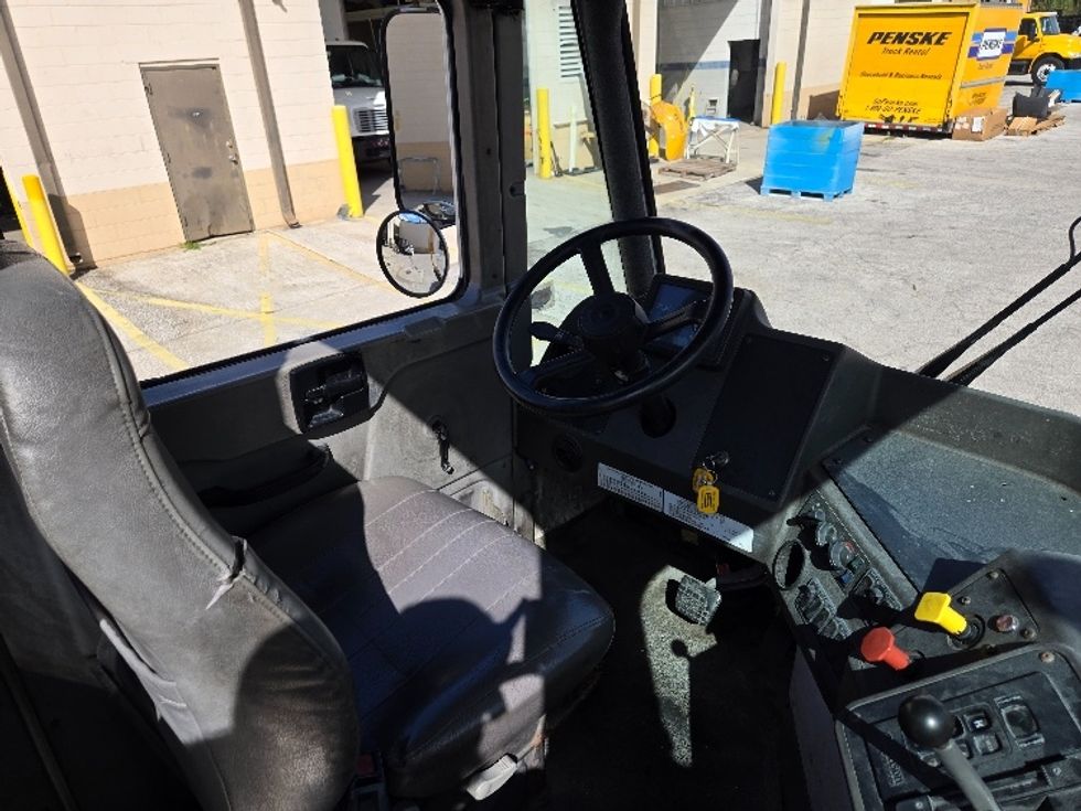 Yard Truck-Heavy Duty Tractors-Ottawa-2021-T2-Tampa-FL-53,712\n\t\tmiles-$ 76,750 - Image 14