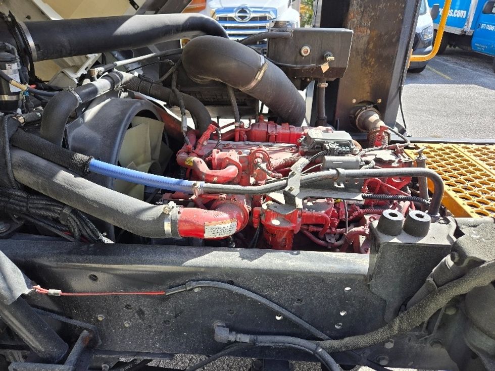 Yard Truck-Heavy Duty Tractors-Ottawa-2021-T2-Tampa-FL-53,712\n\t\tmiles-$ 76,750 - Image 15