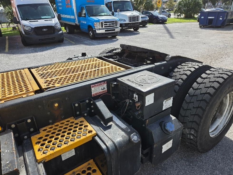 Yard Truck-Heavy Duty Tractors-Ottawa-2021-T2-Tampa-FL-53,712\n\t\tmiles-$ 76,750 - Image 17