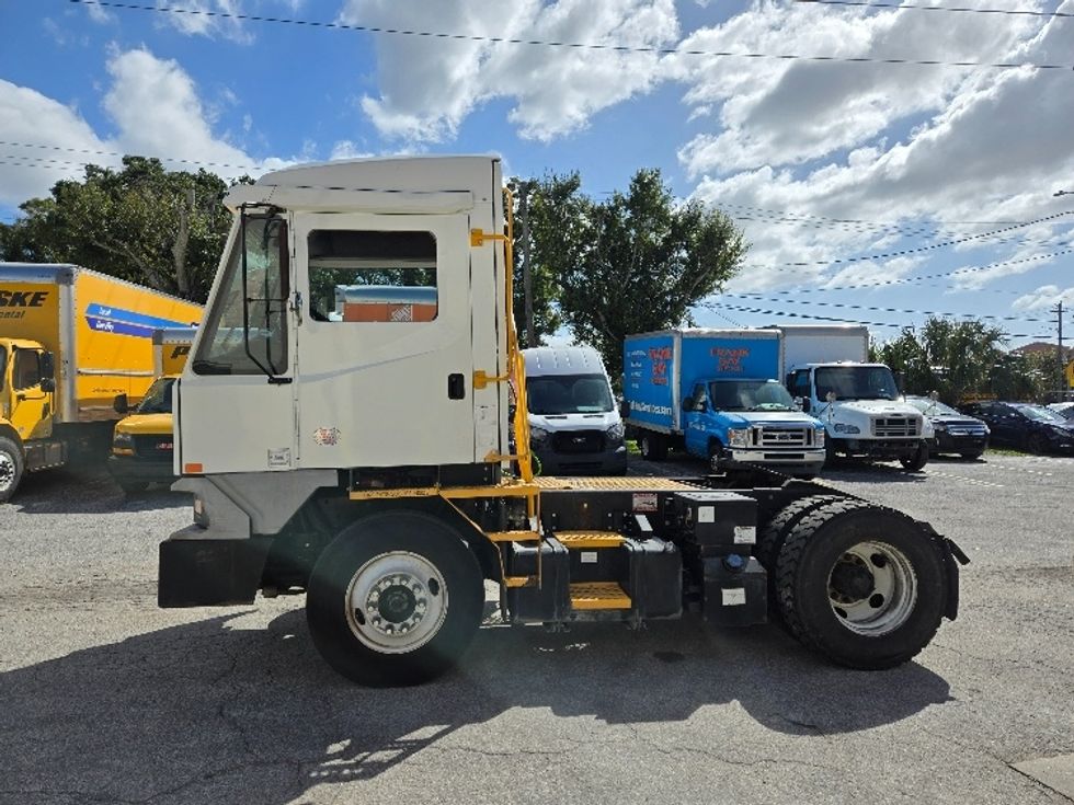Yard Truck-Heavy Duty Tractors-Ottawa-2021-T2-Tampa-FL-53,712\n\t\tmiles-$ 76,750 - Image 4