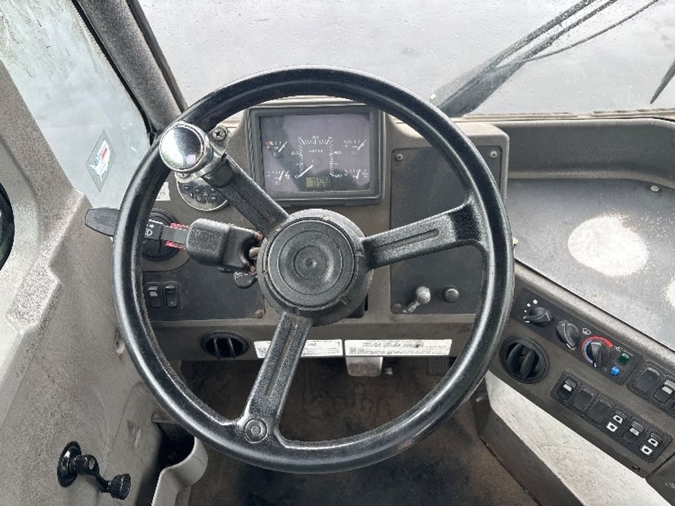 Yard Truck-Heavy Duty Tractors-Ottawa-2022-T2-Brook Park-OH-46,788\n\t\tmiles-$ 94,500 - Image 11