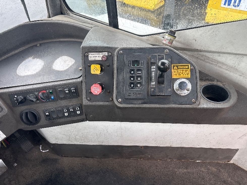 Yard Truck-Heavy Duty Tractors-Ottawa-2022-T2-Brook Park-OH-46,788\n\t\tmiles-$ 94,500 - Image 13