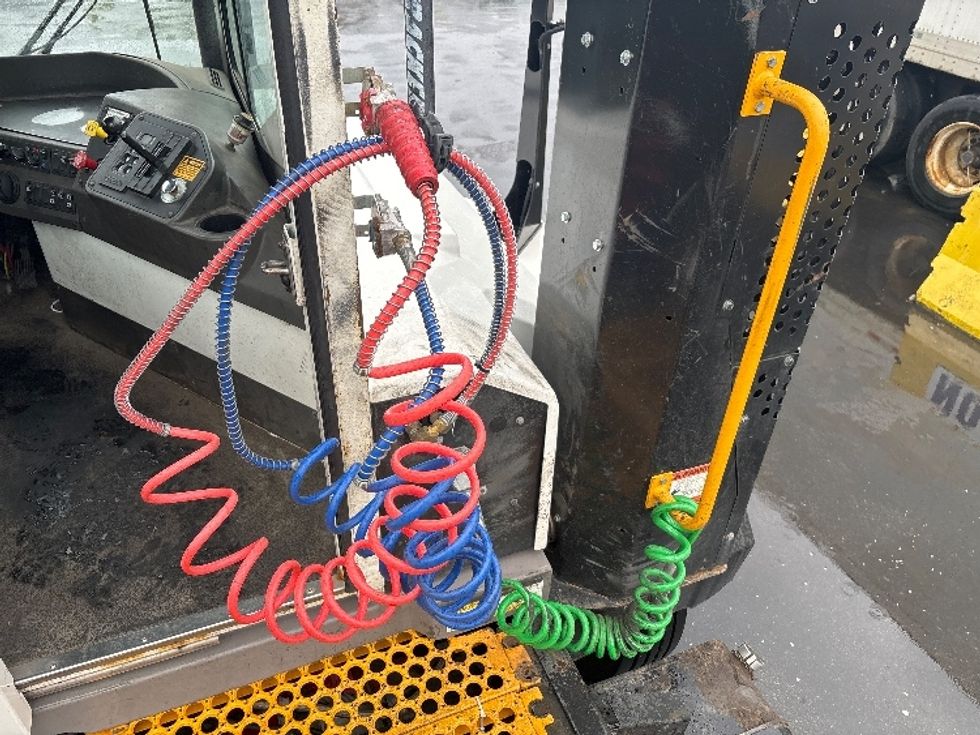 Yard Truck-Heavy Duty Tractors-Ottawa-2022-T2-Brook Park-OH-46,788\n\t\tmiles-$ 94,500 - Image 14