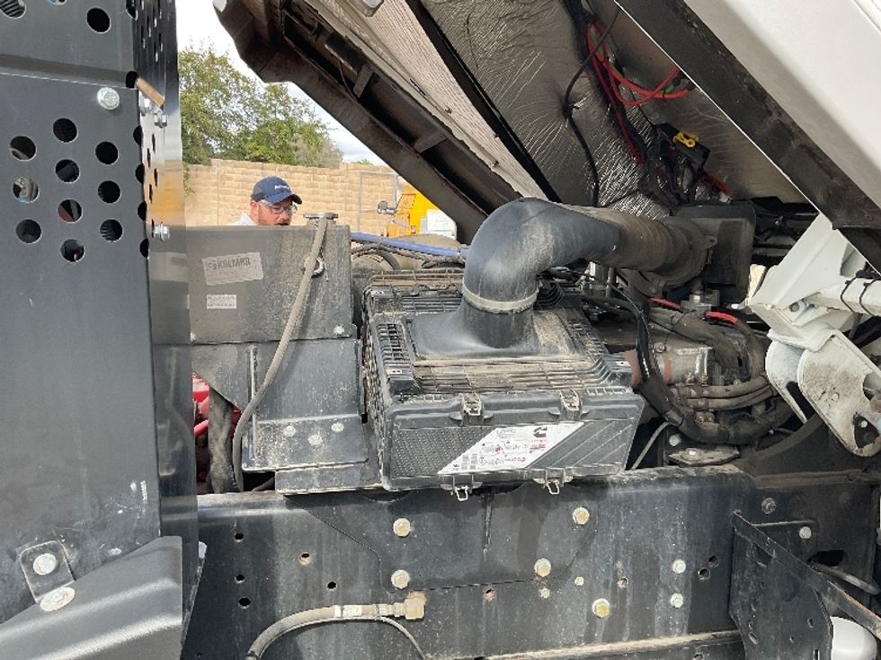 Yard Truck-Heavy Duty Tractors-Ottawa-2022-T2-Brooklyn Park-MN-43,695\n\t\tmiles-$ 102,500 - Image 15