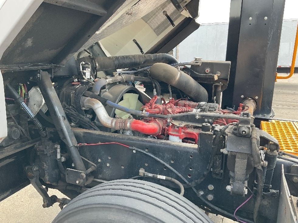 Yard Truck-Heavy Duty Tractors-Ottawa-2022-T2-Brooklyn Park-MN-43,695\n\t\tmiles-$ 102,500 - Image 16