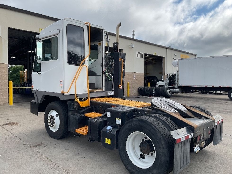 Yard Truck-Heavy Duty Tractors-Ottawa-2022-T2-Brooklyn Park-MN-43,695\n\t\tmiles-$ 102,500 - Image 5