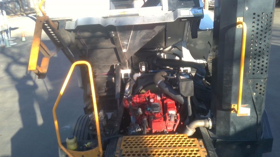 Yard Truck-Heavy Duty Tractors-Ottawa-2022-T2-Chicago (Melrose Park)-IL-44,087\n\t\tmiles-$ 97,000 - Image 13