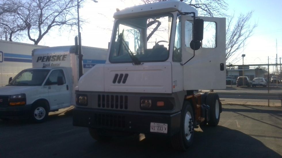 Yard Truck-Heavy Duty Tractors-Ottawa-2022-T2-Chicago (Melrose Park)-IL-44,087\n\t\tmiles-$ 97,000 - Image 3