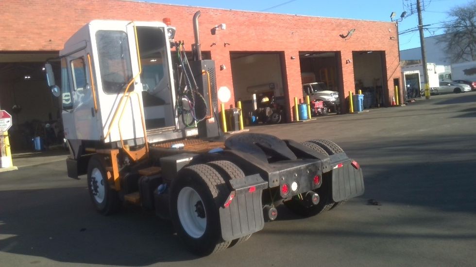 Yard Truck-Heavy Duty Tractors-Ottawa-2022-T2-Chicago (Melrose Park)-IL-44,087\n\t\tmiles-$ 97,000 - Image 5