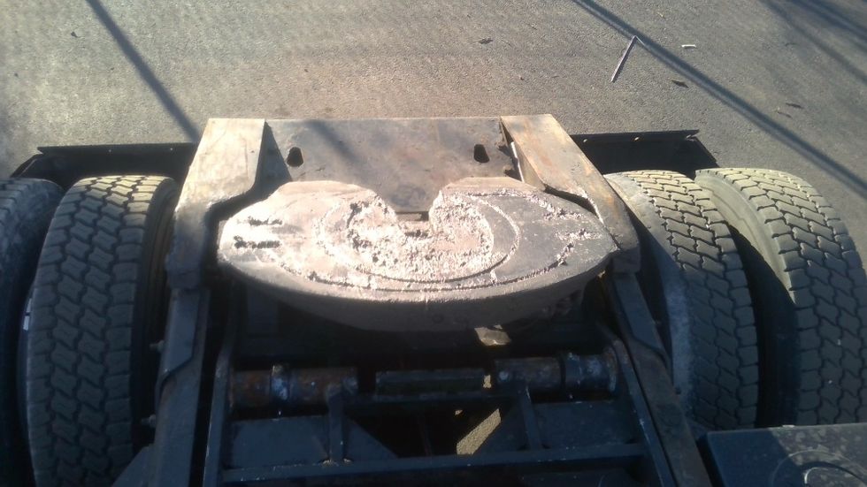 Yard Truck-Heavy Duty Tractors-Ottawa-2022-T2-Chicago (Melrose Park)-IL-44,087\n\t\tmiles-$ 97,000 - Image 6