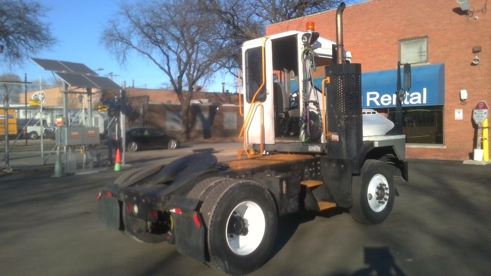 Yard Truck-Heavy Duty Tractors-Ottawa-2022-T2-Chicago (Melrose Park)-IL-44,087\n\t\tmiles-$ 97,000 - Image 7