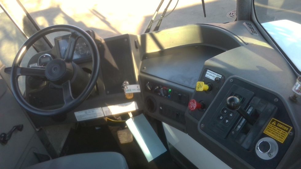 Yard Truck-Heavy Duty Tractors-Ottawa-2022-T2-Chicago (Melrose Park)-IL-44,087\n\t\tmiles-$ 97,000 - Image 9