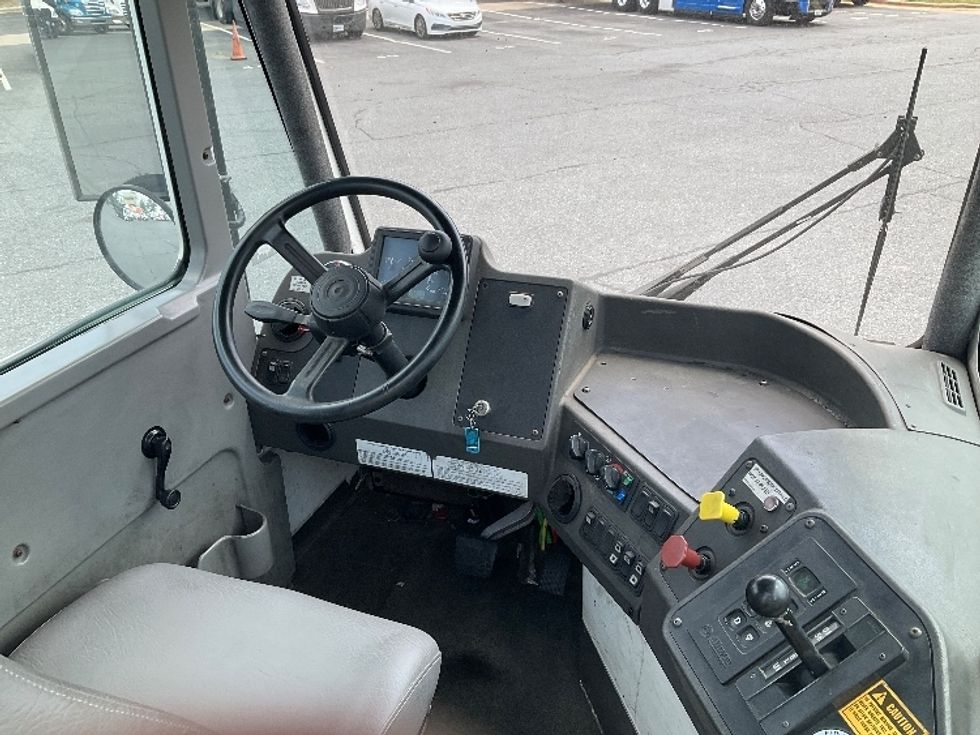 Yard Truck-Heavy Duty Tractors-Ottawa-2022-T2-Concord-NC-63,724\n\t\tmiles-$ 95,500 - Image 14