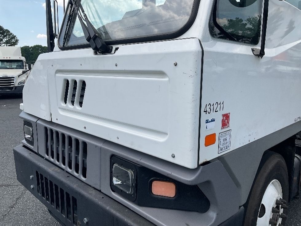 Yard Truck-Heavy Duty Tractors-Ottawa-2022-T2-Concord-NC-63,724\n\t\tmiles-$ 95,500 - Image 21