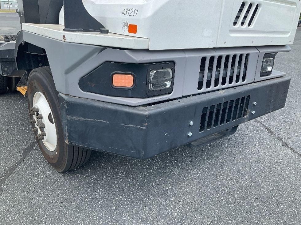 Yard Truck-Heavy Duty Tractors-Ottawa-2022-T2-Concord-NC-63,724\n\t\tmiles-$ 95,500 - Image 22